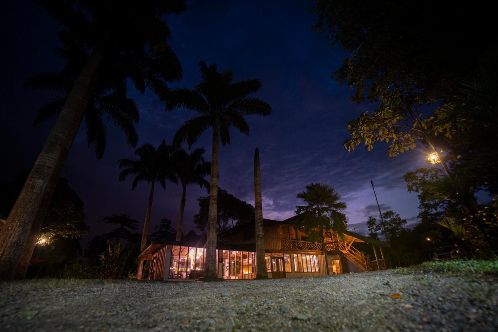 The River House - Upscale Lodge Puerto Quito Exterior foto